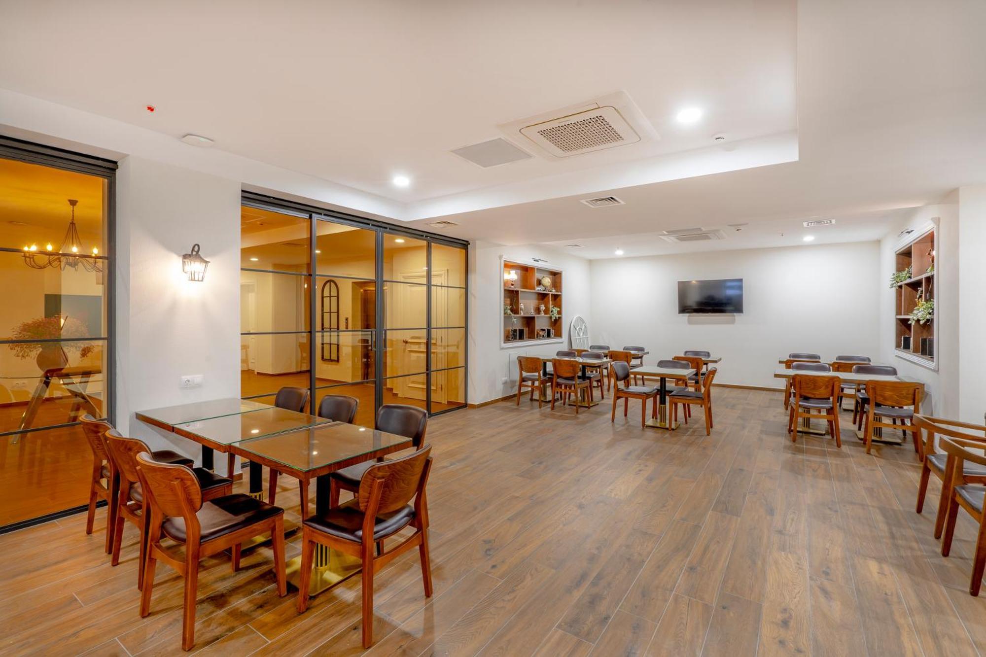 טביליסי Iris Hotel מראה חיצוני תמונה