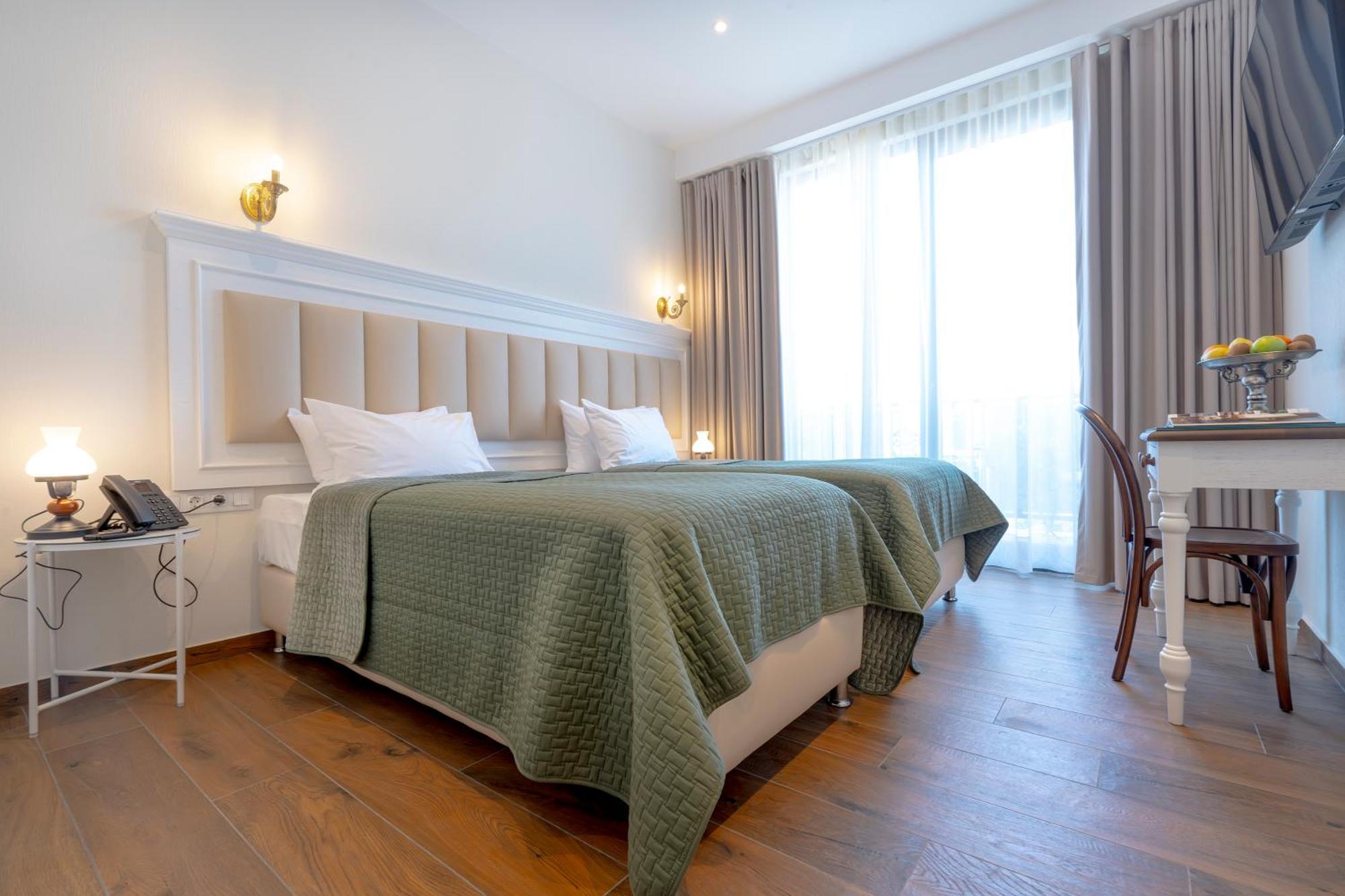טביליסי Iris Hotel מראה חיצוני תמונה